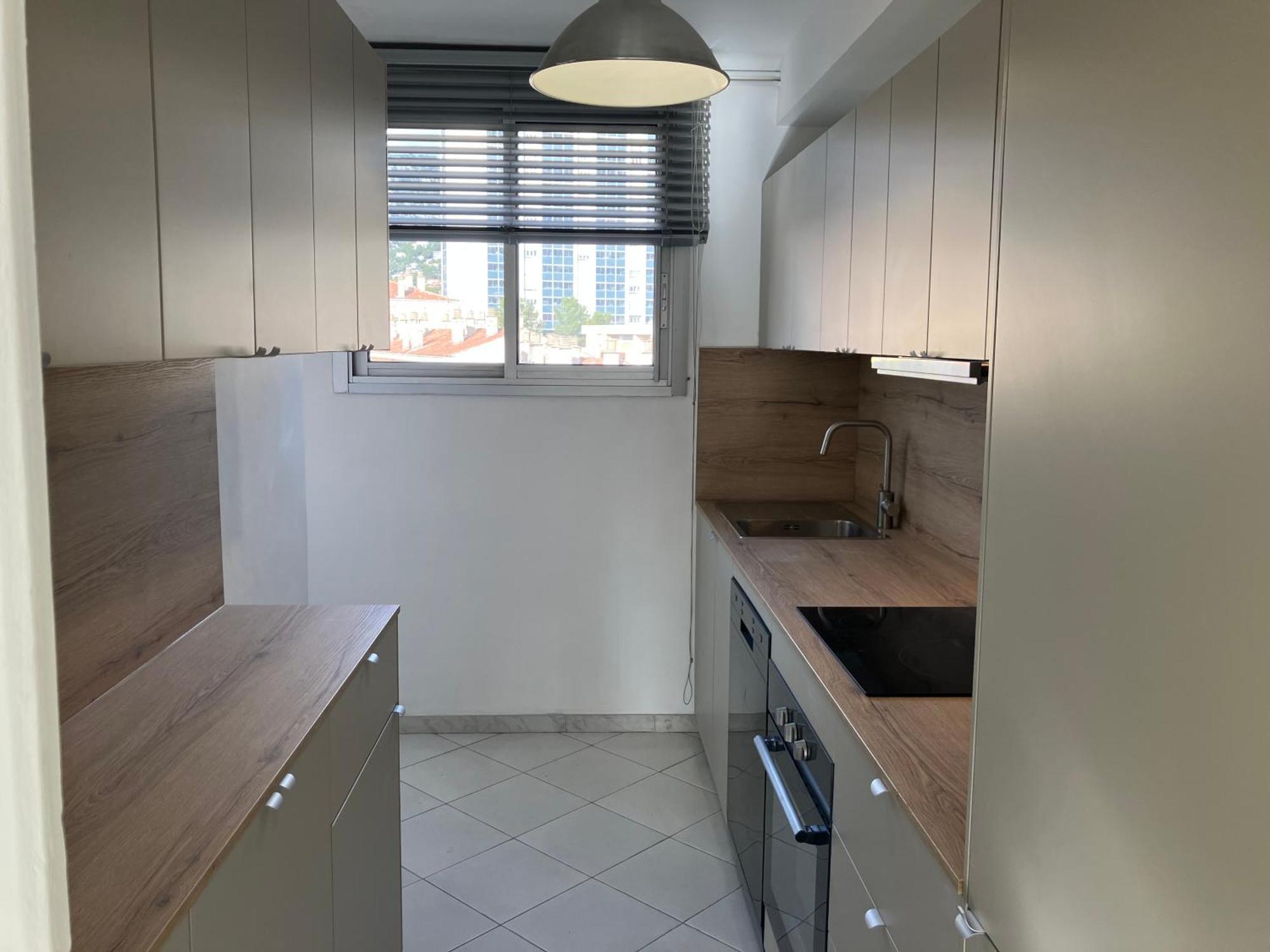 Appartement Quartier St Jean Du Calme Avec Parking