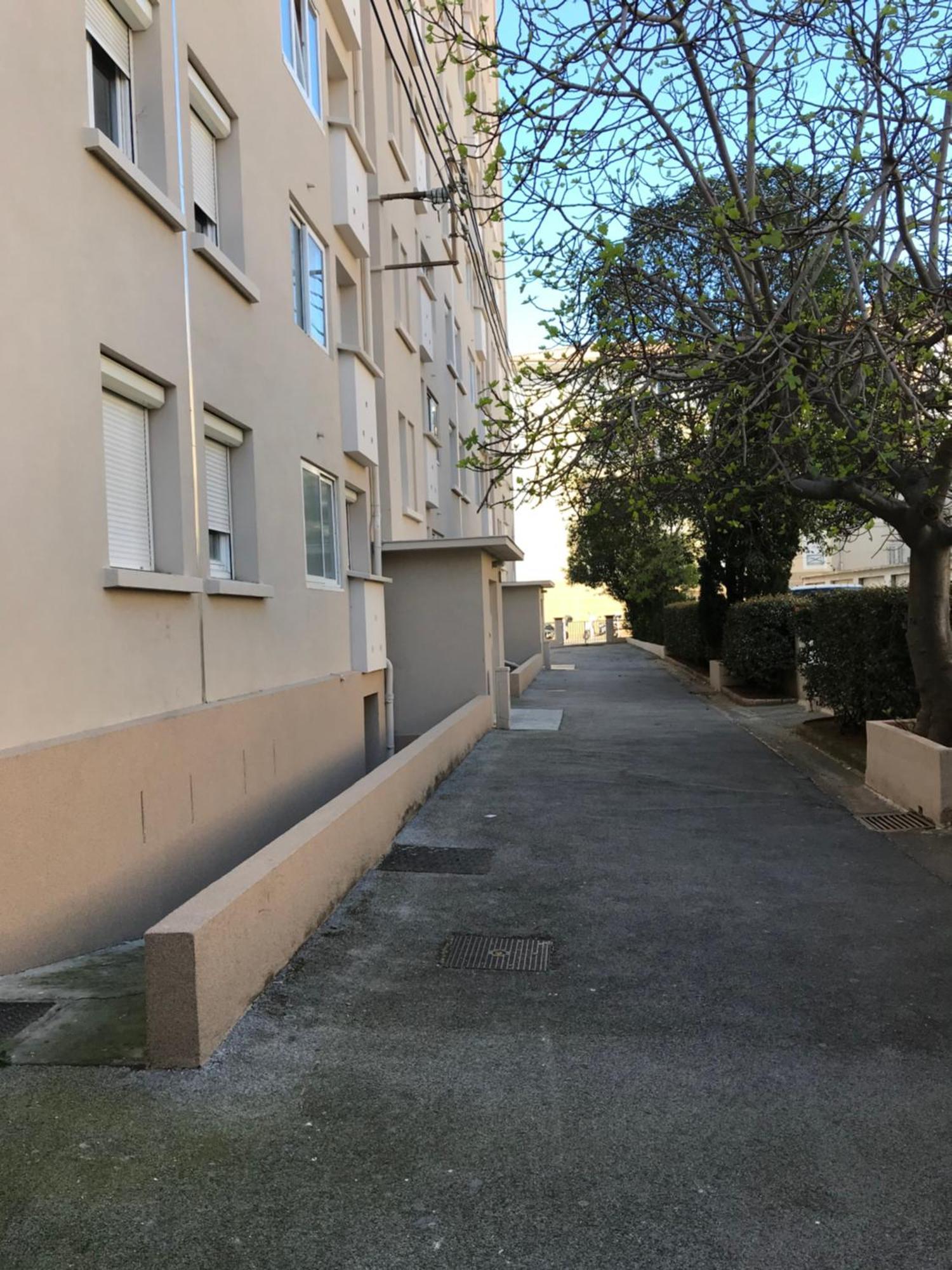 Quartier St Jean Du Calme Avec Parking Appartement *